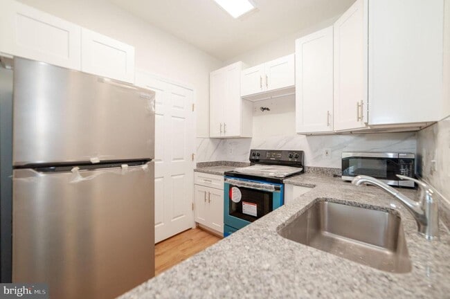 Building Photo - 1521 Spring Gate Dr.
