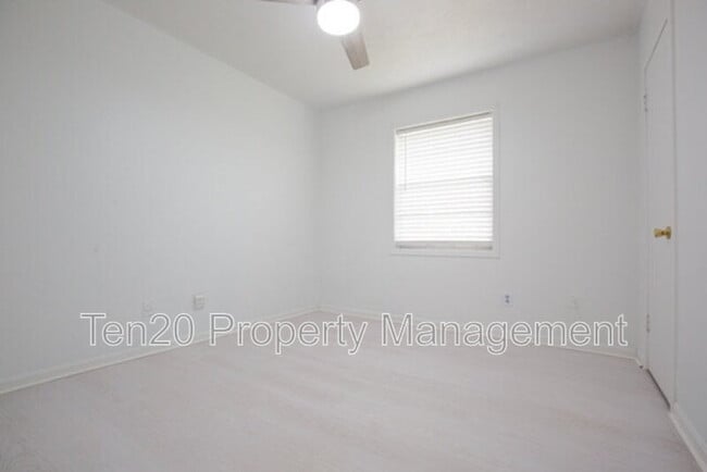 Building Photo - 5131 Trussell Ave