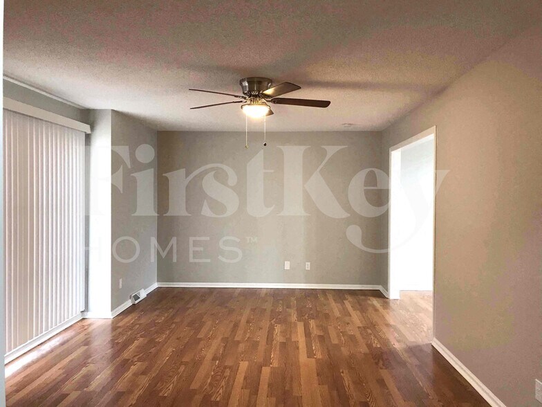 Building Photo - 8802 W 95th Terrace