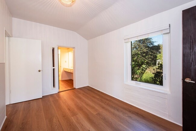 Building Photo - Charming 2-Bedroom Retreat Near More Mesa ...