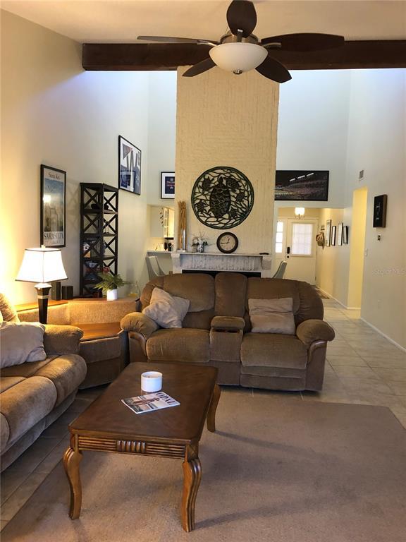 Building Photo - 4644 La Jolla Dr