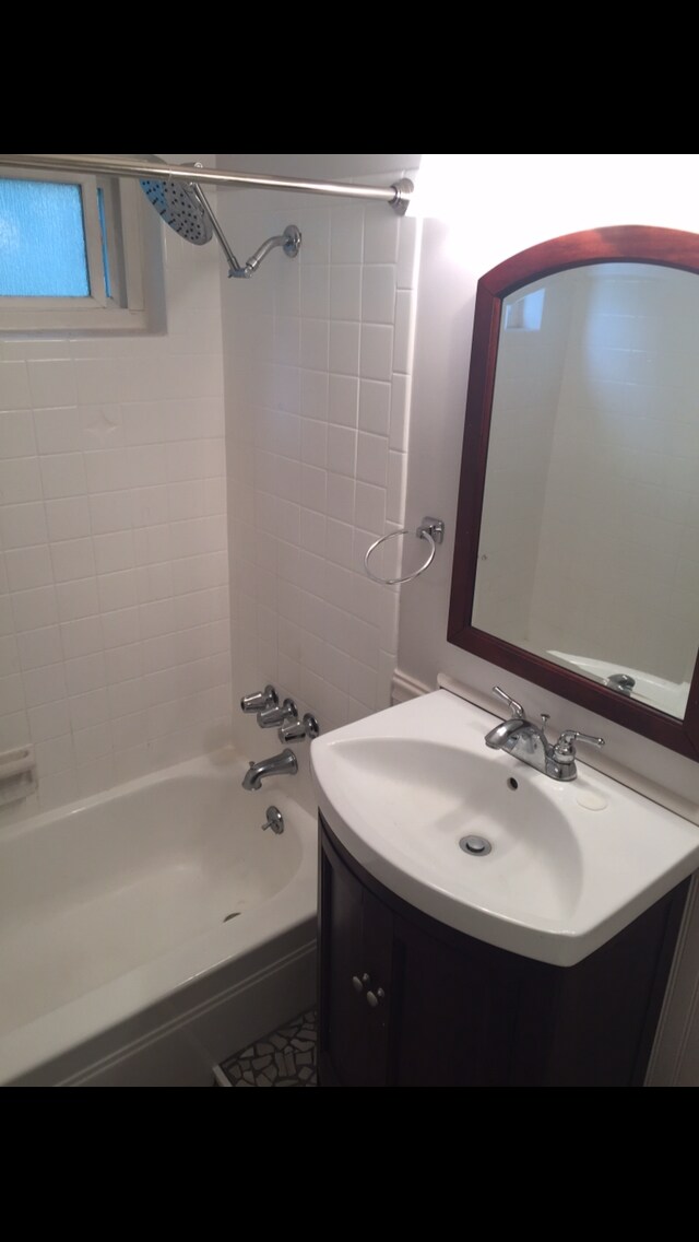 Pebble Stone Bathroom Flooring - 2502 5th St