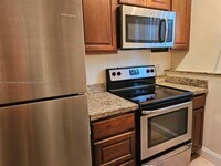 Building Photo - 2 bedroom in Hollywood FL 33021