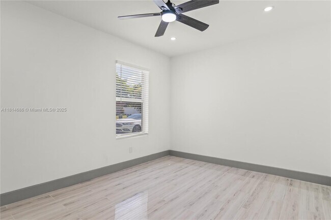 Building Photo - 7913 NW 72nd Ave