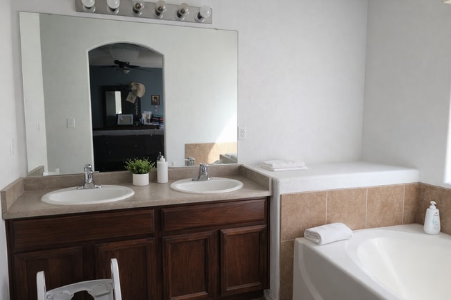 Building Photo - 1391 Espejo Ct