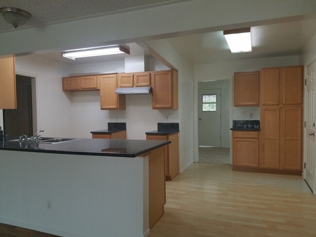 Building Photo - Large North Torrance House. Torrance Schools, Huge yard, 2 car garage hookups **OPEN HOUSE EVERY ...