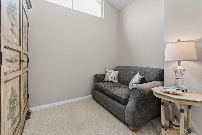 Building Photo - 2074 Mainsail Cir