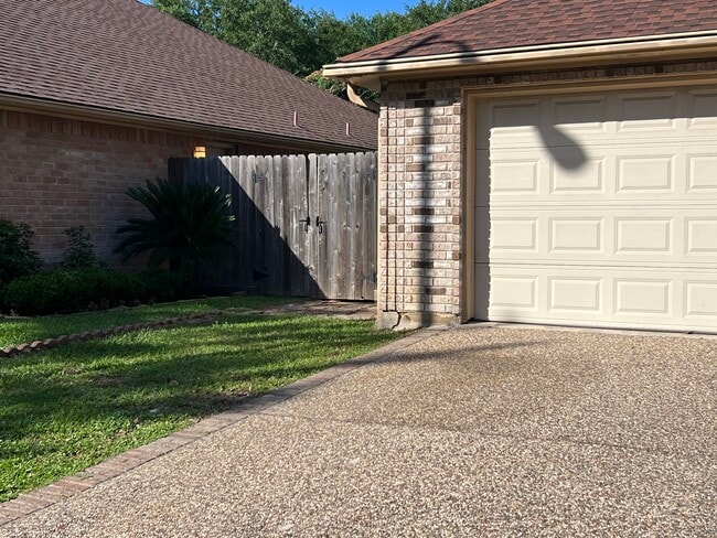 Building Photo - 14106 Glen Canon Ln
