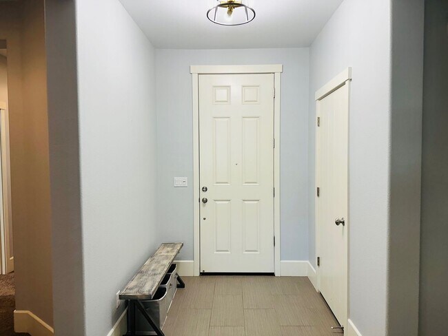 Building Photo - $2,695 Shepherd & DeWolf, 3 Bed - Harlan R...