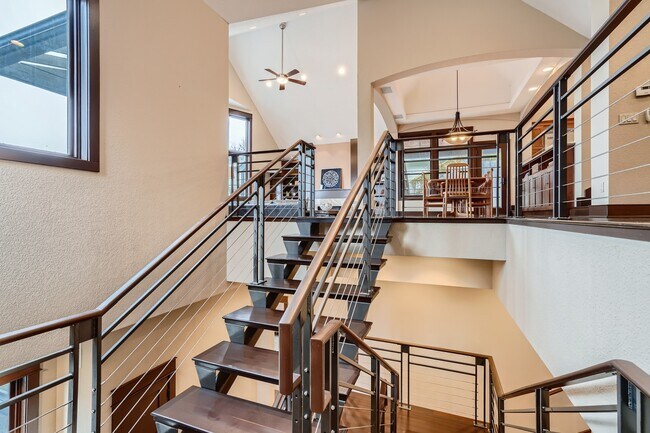 Building Photo - 407 NW Marlborough Ave