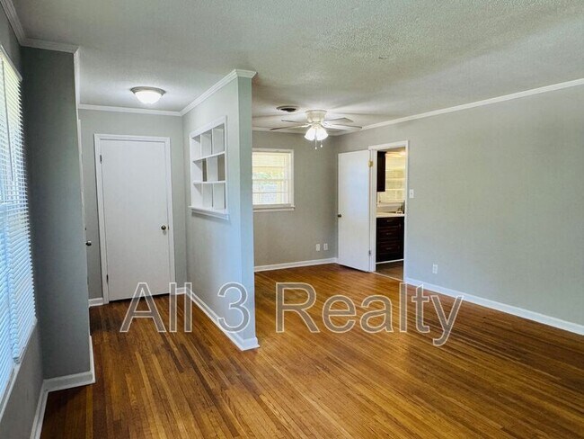 Building Photo - 664 Joryne Dr