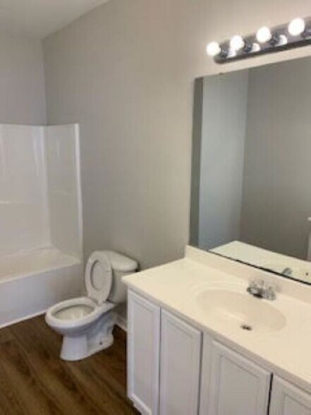 Building Photo - 15149 Deer Creek Dr