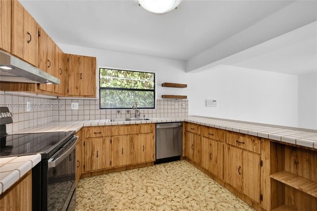 Building Photo - 1240 Ortega Ave