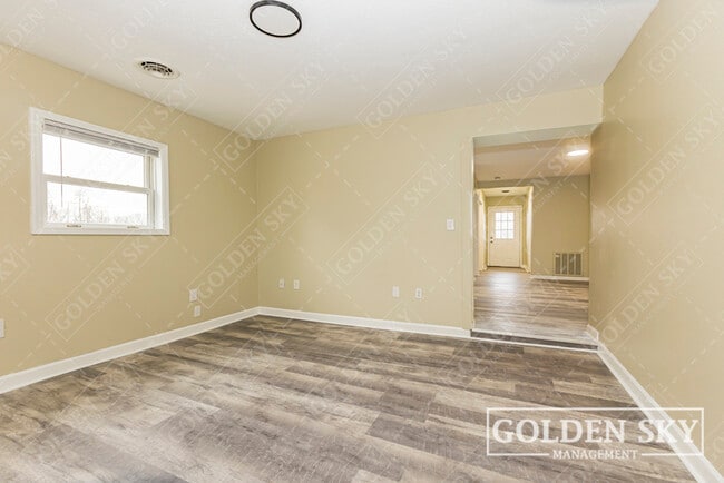 Building Photo - 2109 S Hoyt Ave