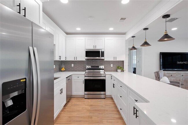 Building Photo - 1801 Bellemeade Dr