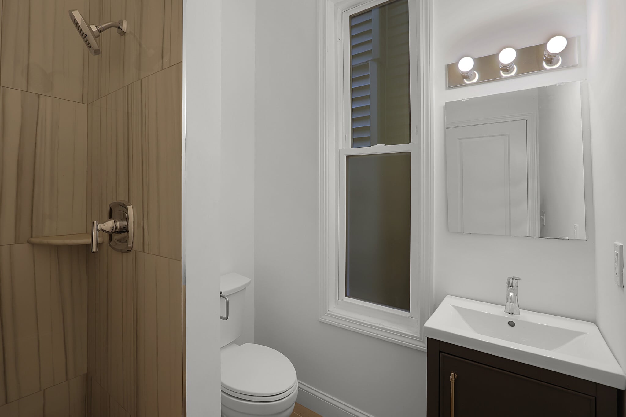 Up Stairs Bathroom - 57 Trumbull St