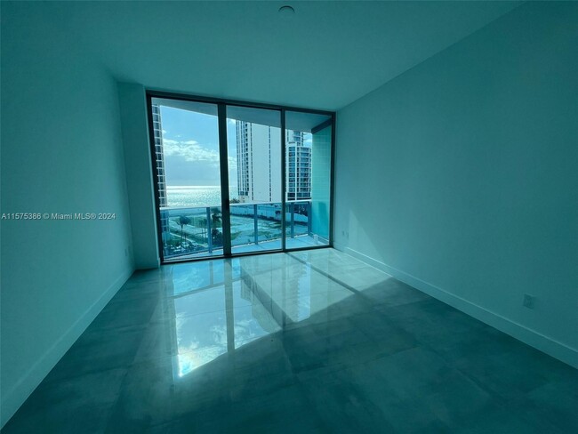 Building Photo - 17550 Collins Ave