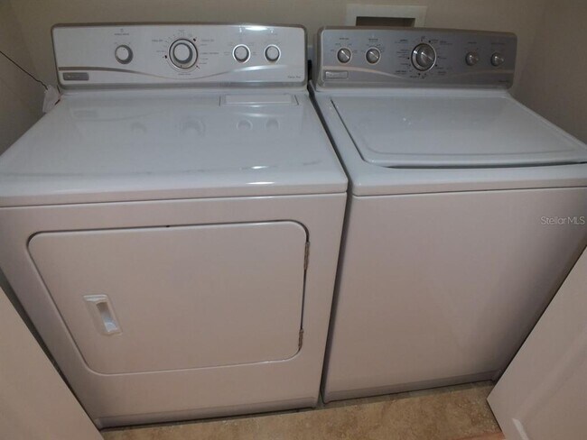 Building Photo - 616 2nd St N