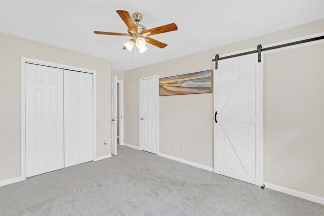 Building Photo - 105 Choisy Crescent