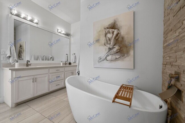 Building Photo - 1831 Euclid Ave