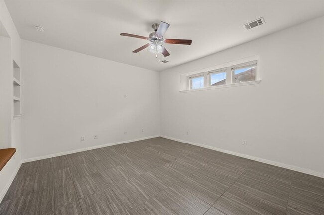 Building Photo - 604 Palmilla St