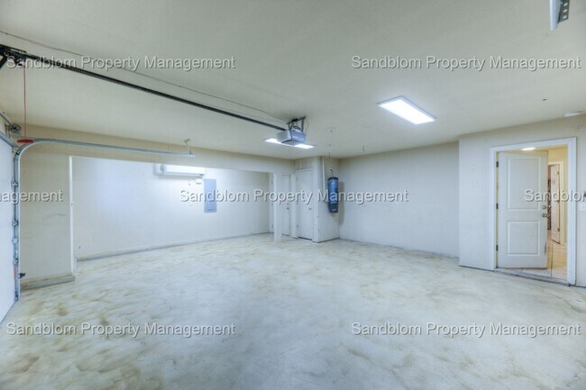 Building Photo - FOR LEASE | Jenks | $2500 Rent | 5 Bed, 3 ...