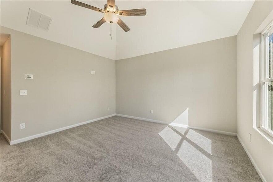 Building Photo - 978 Valley Rock Dr