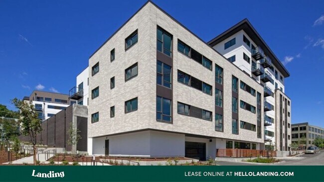 Building Photo - 4949 S Landing Dr