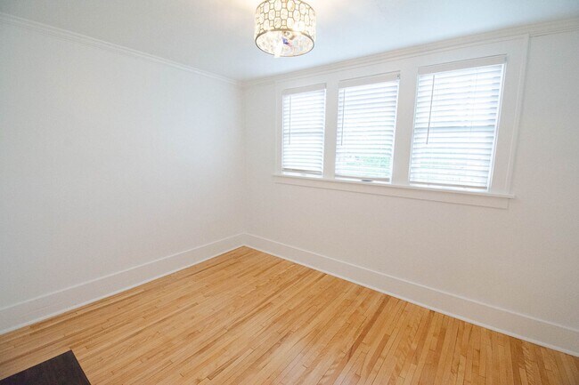 Building Photo - Beautiful Family Home Near Downtown And Hospital!