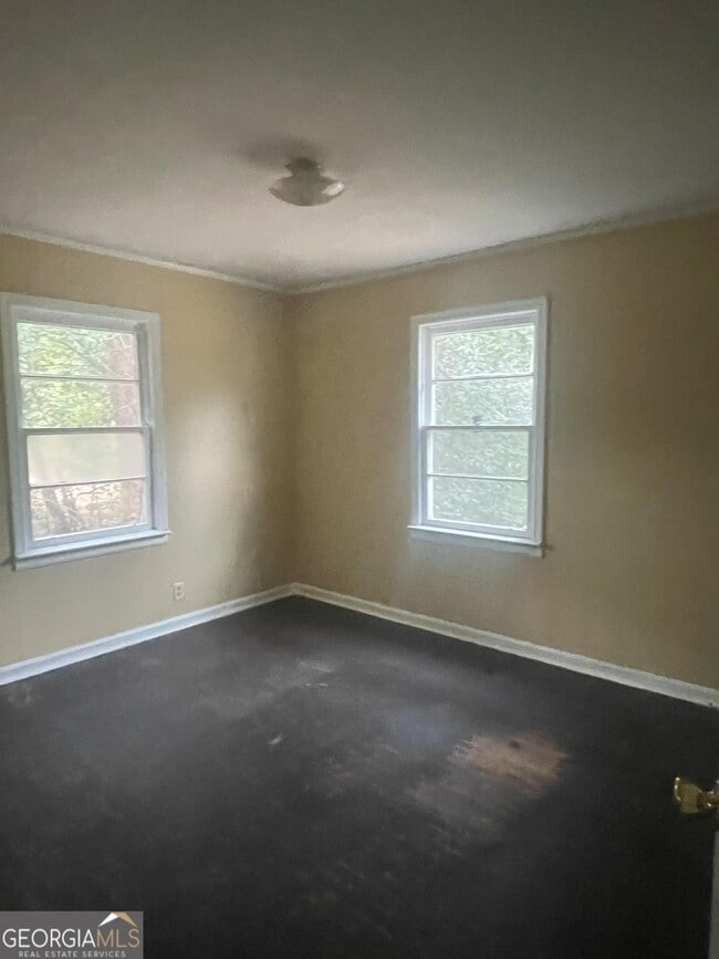 Building Photo - 211 Poplar St