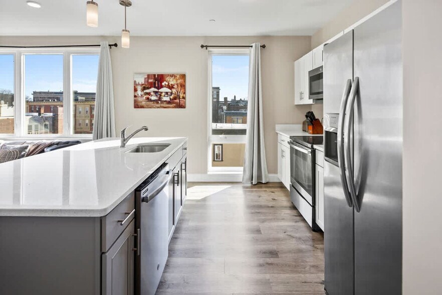 Building Photo - 140 Pearl St