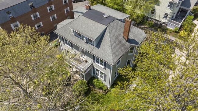 Building Photo - 156 Sycamore St