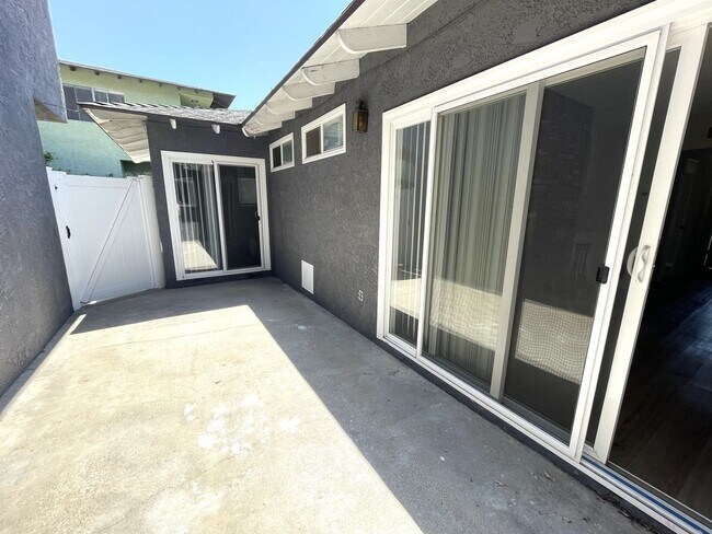 Building Photo - 1704 S Fern Ave