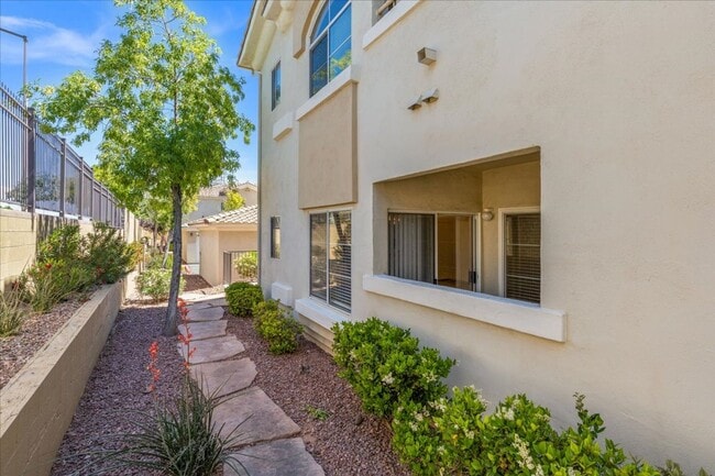 Building Photo - 1521 Ruby Cliffs Ln