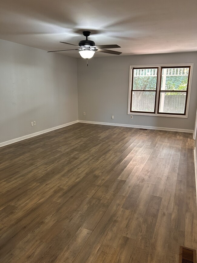 Building Photo - 4618 Iron Cir