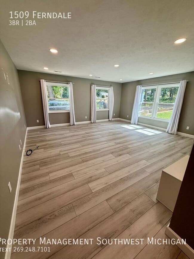 Building Photo - 1509 Ferndale-