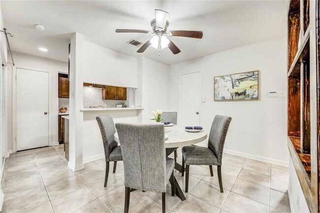 Building Photo - 10326 Bridgeland Ln