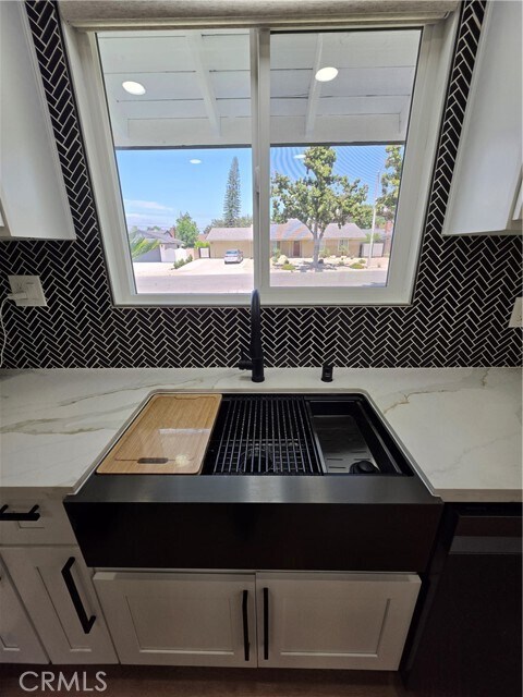 Building Photo - 920 Coronado Dr