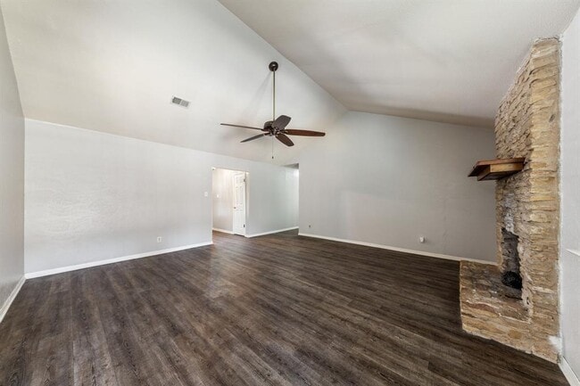 Building Photo - 1202 Wroxton Way