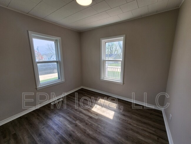 Building Photo - 608 6th St NW