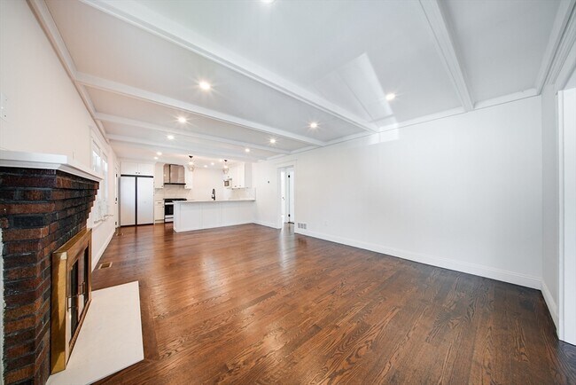 Building Photo - 45 Randlett St