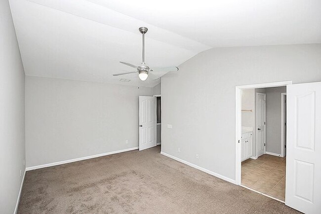 Building Photo - Beautifully Maintained 3BD/2.5BA 2 Story Townhome in Blakeney Preserve!