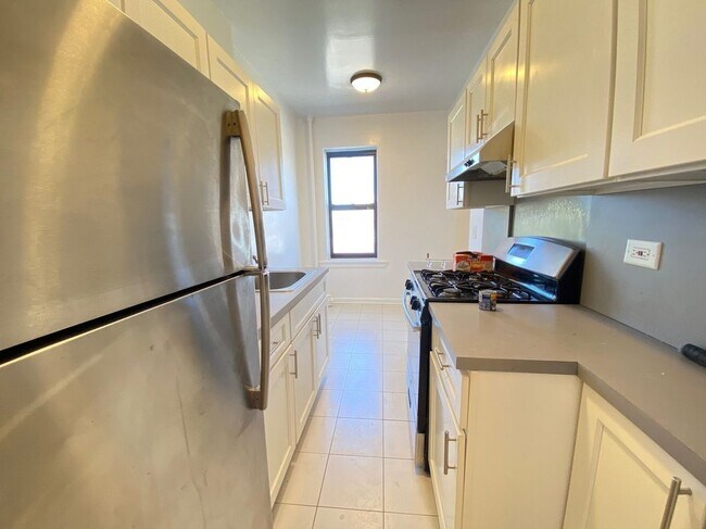 Building Photo - 2235 Cruger Ave