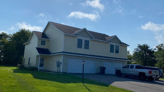 Primary Photo - 2456-2456 Millview