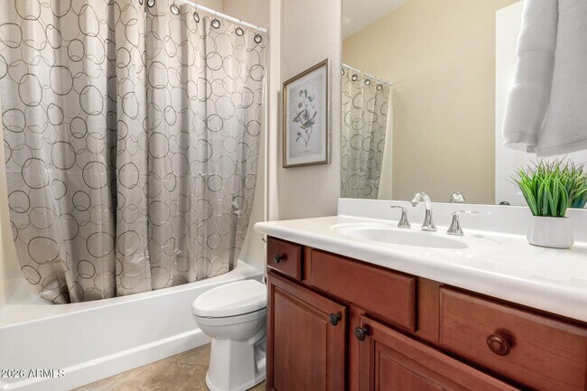 Building Photo - 12725 W Dale Ln