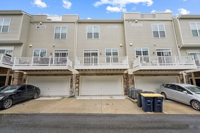 Building Photo - 9904 Wood Edge Wy