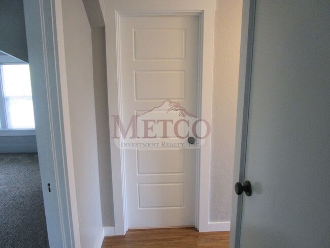 Building Photo - 09601