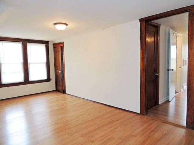 Building Photo - 1656 Eddington Rd