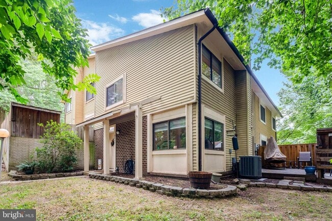 Building Photo - 5602 Summer Oak Way