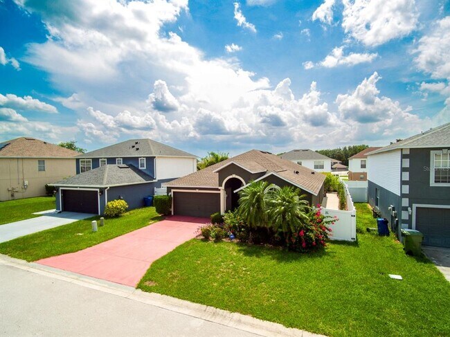 Building Photo - 5545 Bess Ln